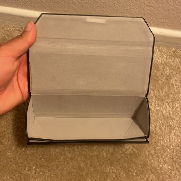 GLASSES CASE - Picture 2 of 4